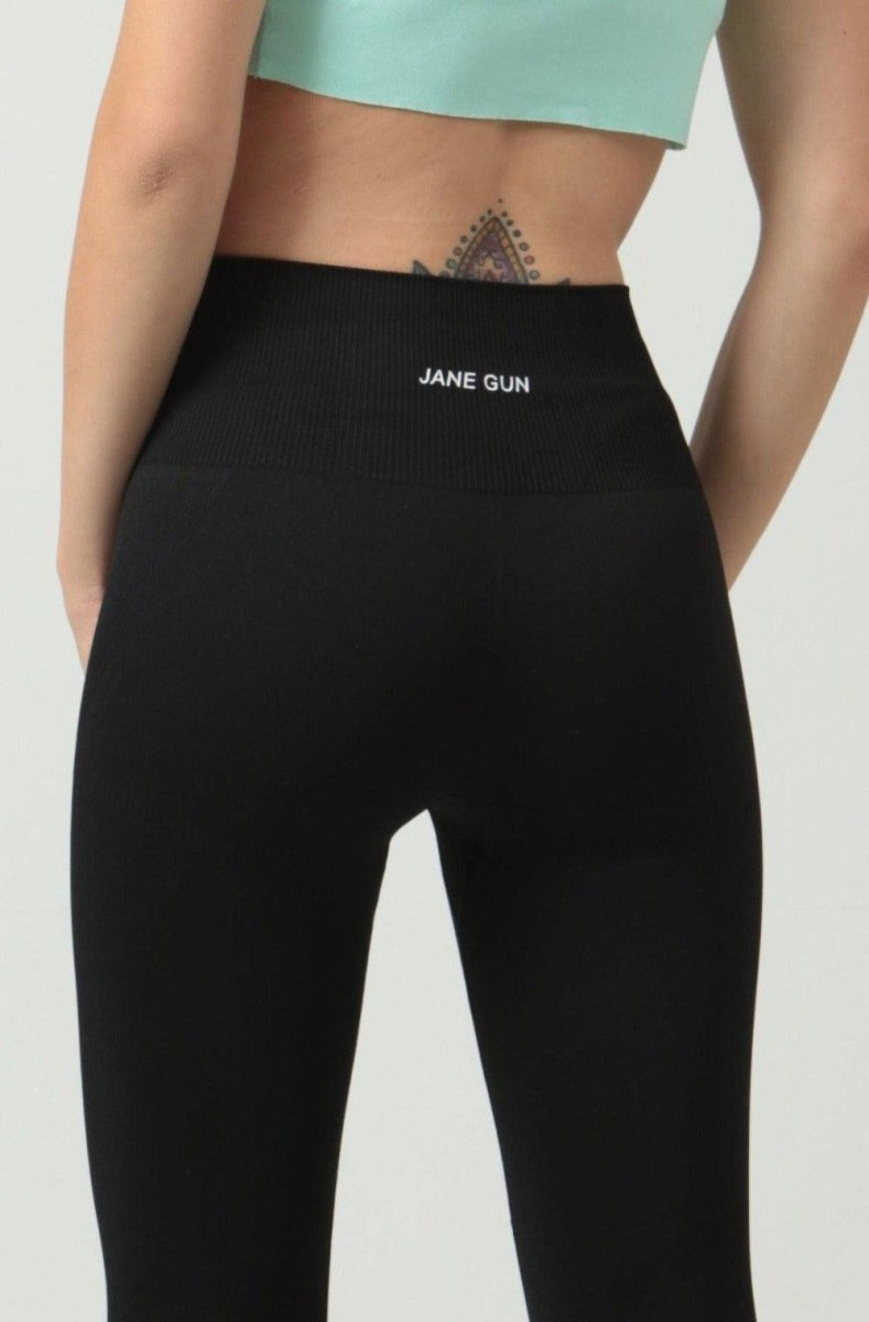 black-seamless-leggings