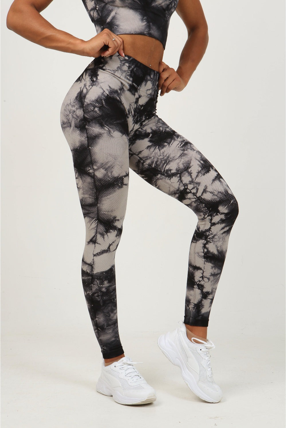 tie-dye-leggings