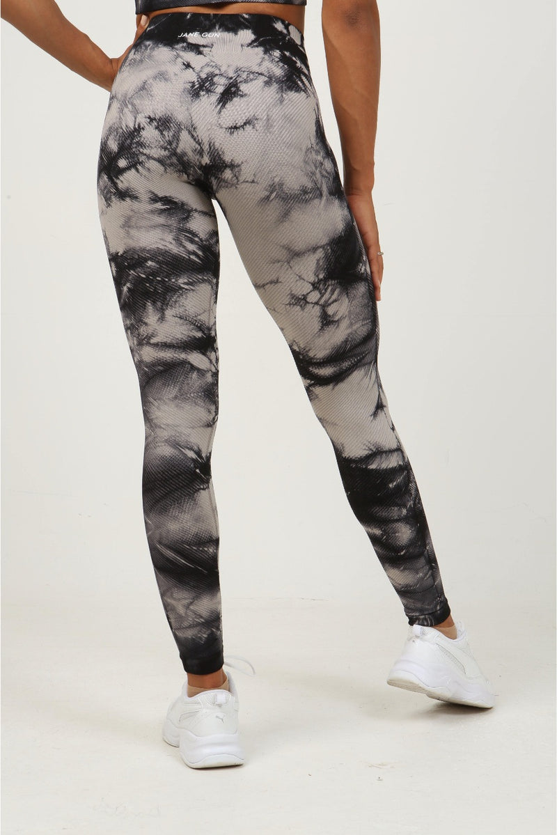 tie-dye-leggings