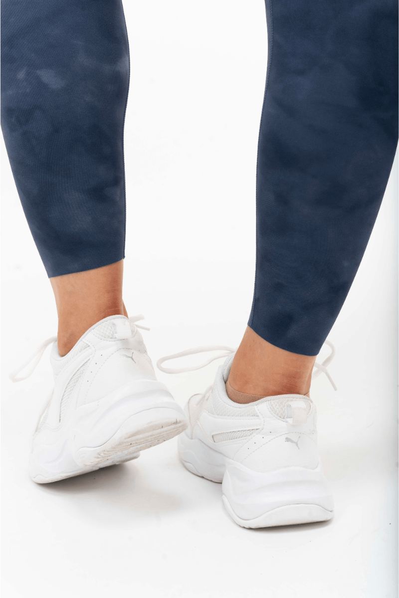 tie-dye-yoga-leggings-blue-navy-leggings