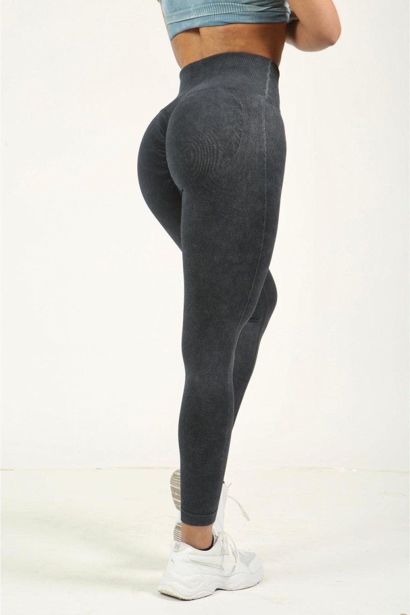 black scrunch bum leggings